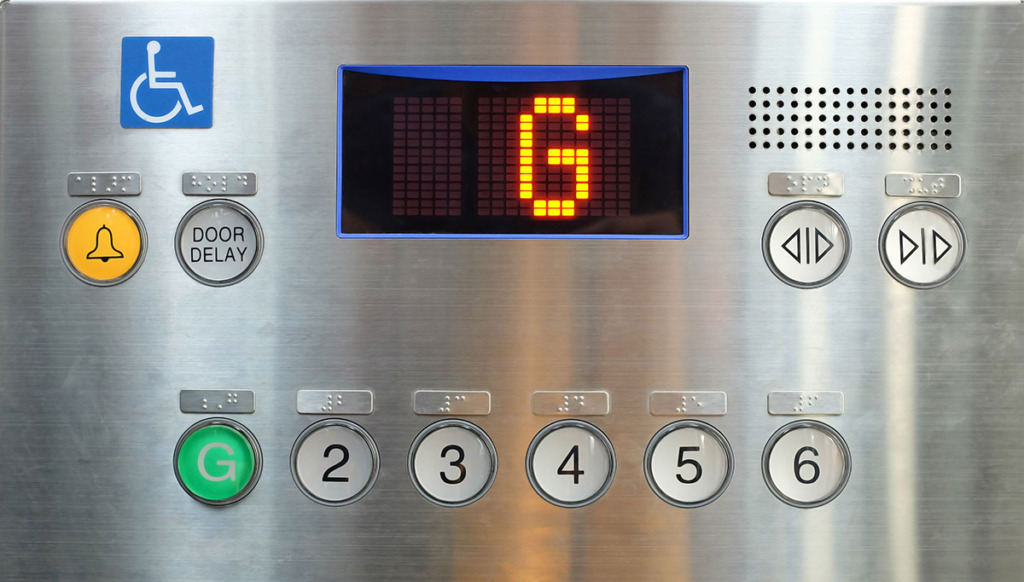 違和感クイズ　エレベーターの何かがおかしい？クイズ問題の画像