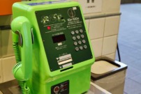 違和感クイズ：公衆電話の何かがおかしい？！ vol.6 問題画像